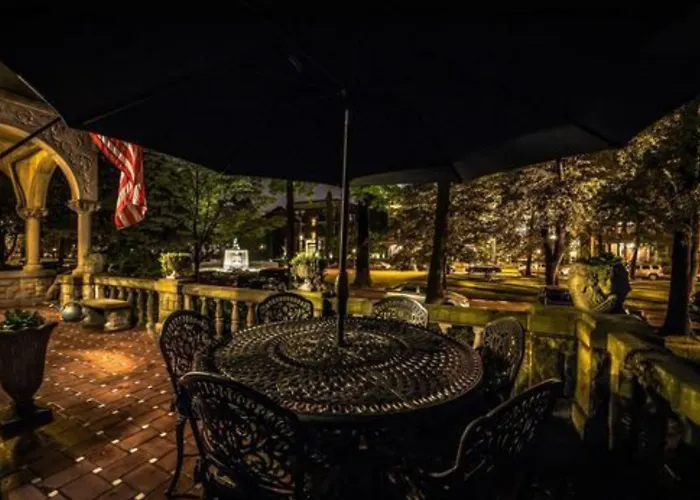 Inn At St James Court Louisville